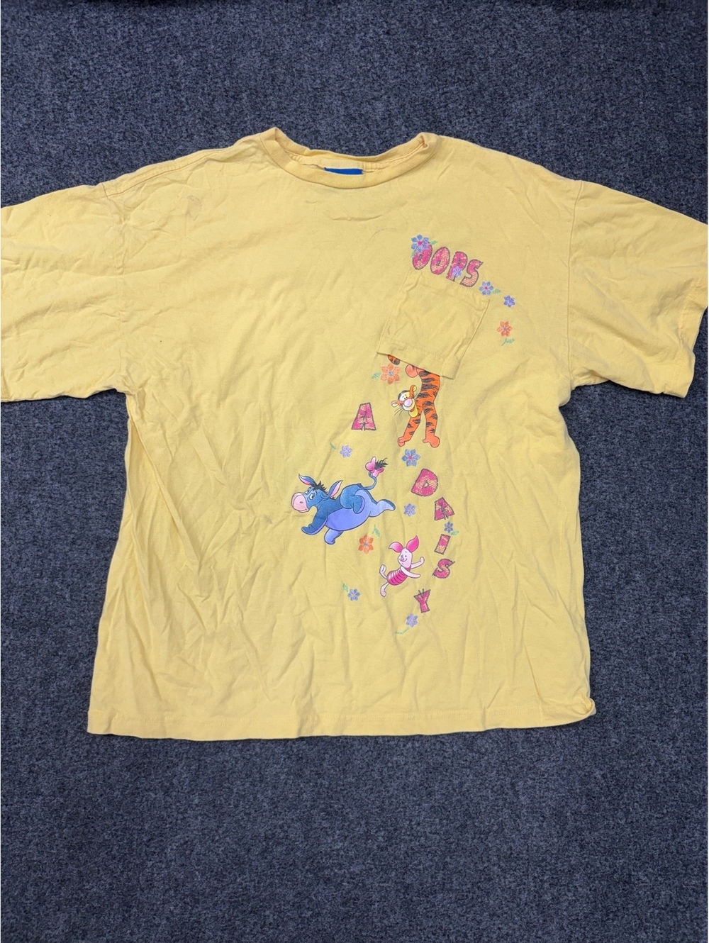 Vintage Winnie the Pooh Yellow T-Shirt XL
